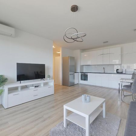 Bazova Apartment With Free Parking Bratislava Exterior photo